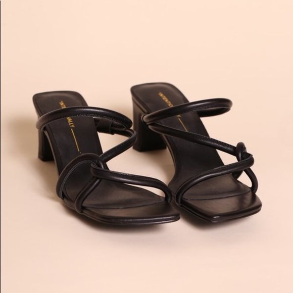 intentionally blank Shoes - Intentionally Blank // Willow-II Black Sandal